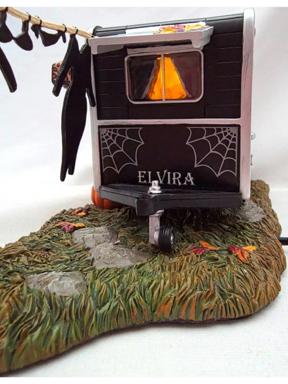 Dept 56 ELVIRAs CELEBRITY TRAILER Fall Halloween Village building house 6009786